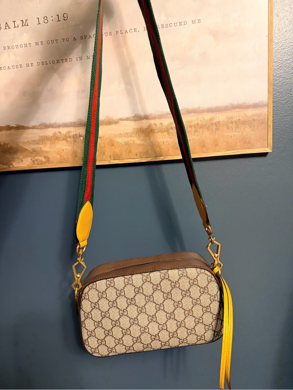 Gucci Neo Vintage GG Supreme Messenger Bag with COA - Picture 3 of 11